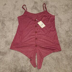 💰Make an offer, bundle and save💰 NWT spaghetti strap tank top button up